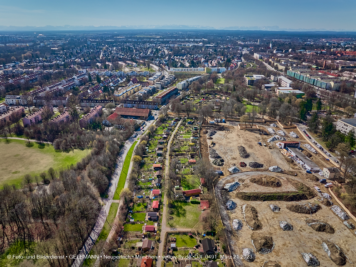 21.03.2023 - Luftbilder von der Baustelle Maikäfersiedlung in Berg am Laim